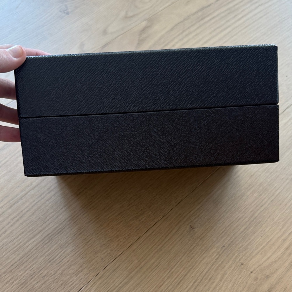 Prada Gift Box - Dark Navy with closure band and tissue paper - Picture 2 of 8